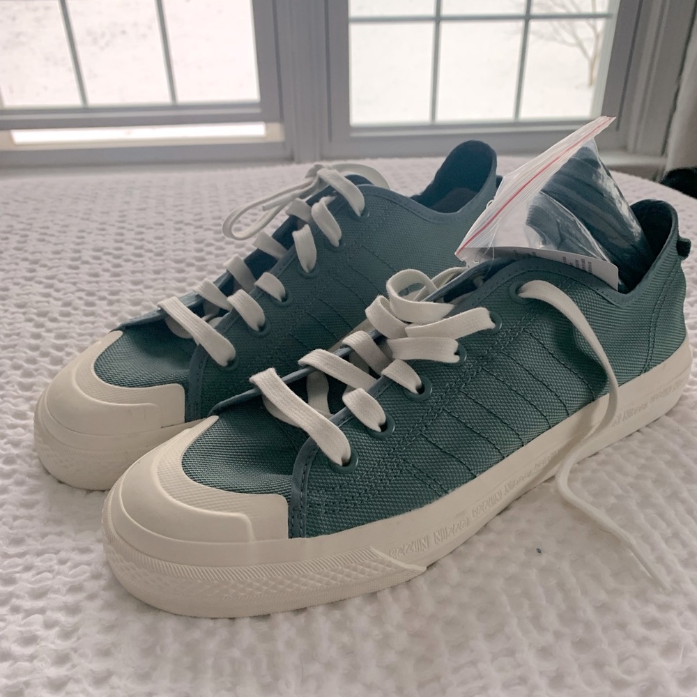New Adidas Nizza RF Teal and White Shoes Men's 9.5 Casual sneaker